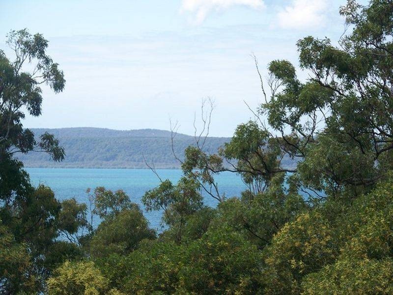 10 Ray Street, Macleay Island QLD 4184