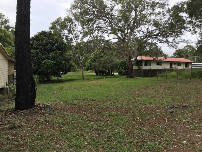 120 High Central Road, Macleay Island QLD 4184