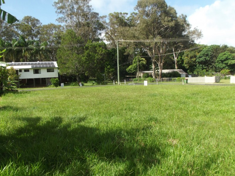 18 Betty Street, Macleay Island QLD 4184