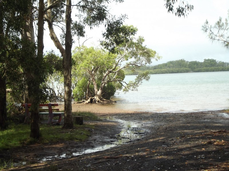 18 Betty Street, Macleay Island QLD 4184