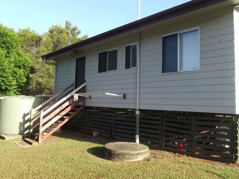 15 Francis Road, Macleay Island QLD 4184