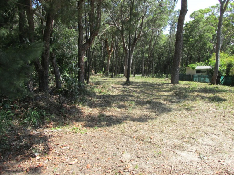 16 Leanne Street, Macleay Island QLD 4184