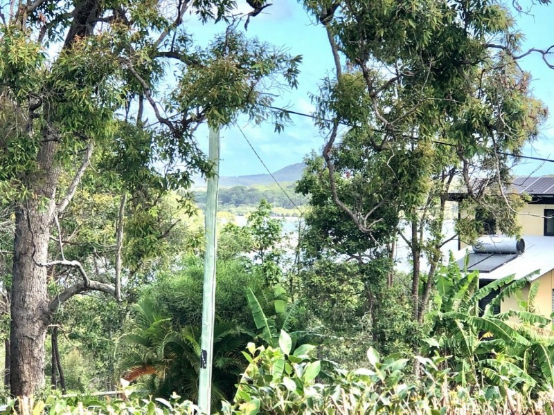 12 Camena Street, Macleay Island QLD 4184