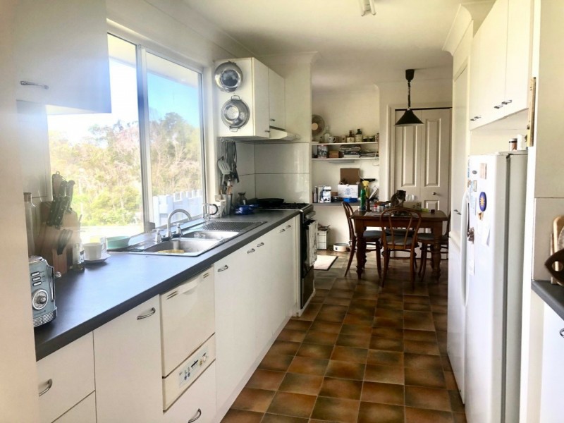 12 Camena Street, Macleay Island QLD 4184