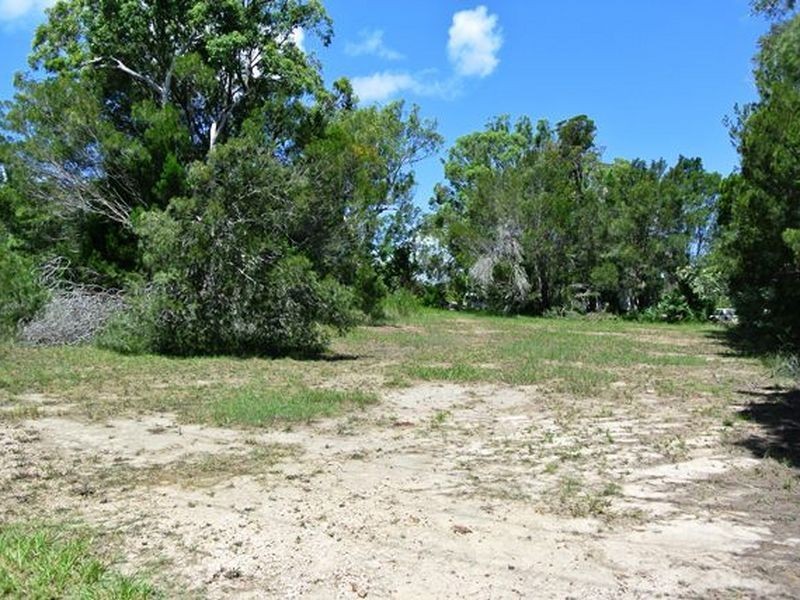 8 Pelican Street, Macleay Island QLD 4184