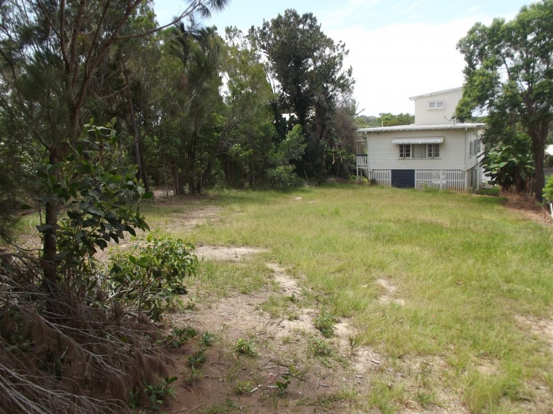 10 Ashton Street, Macleay Island QLD 4184