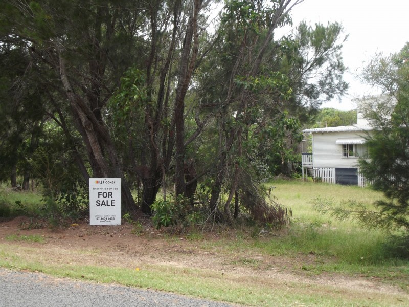 10 Ashton Street, Macleay Island QLD 4184
