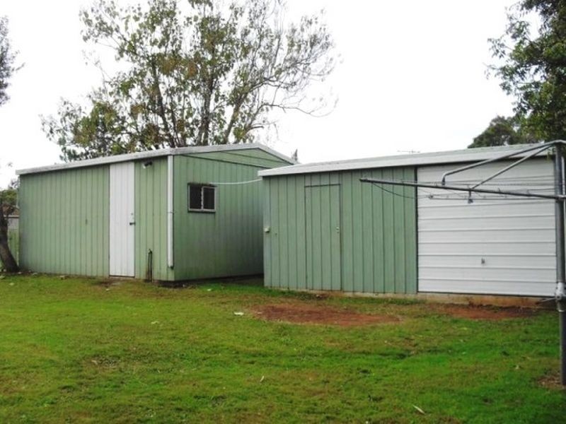 2 Alexander Street, Macleay Island QLD 4184