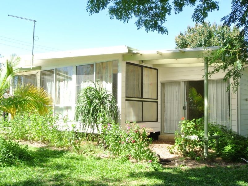 2 Alexander Street, Macleay Island QLD 4184