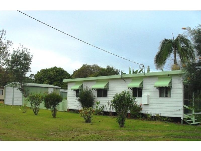 2 Alexander Street, Macleay Island QLD 4184