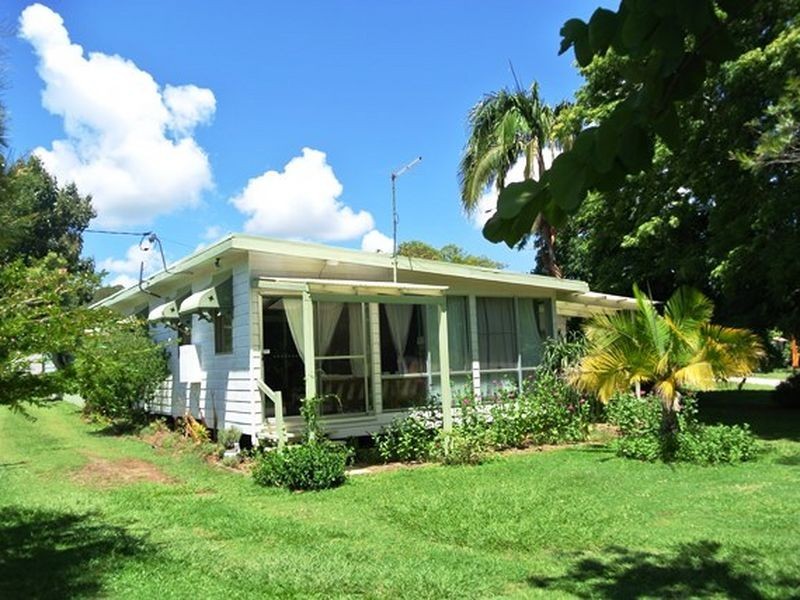 2 Alexander Street, Macleay Island QLD 4184