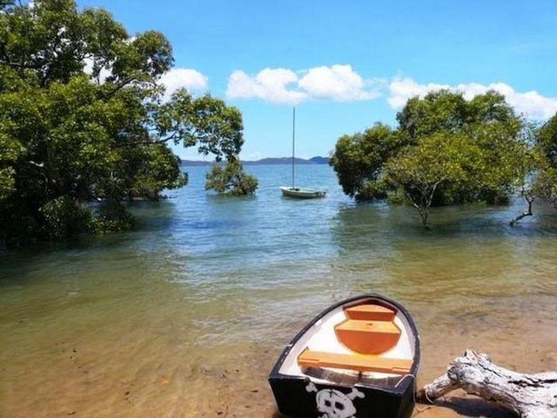 2 Alexander Street, Macleay Island QLD 4184
