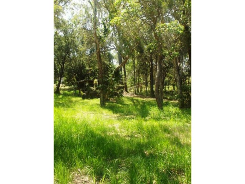 13 Kardinia Street, Macleay Island QLD 4184