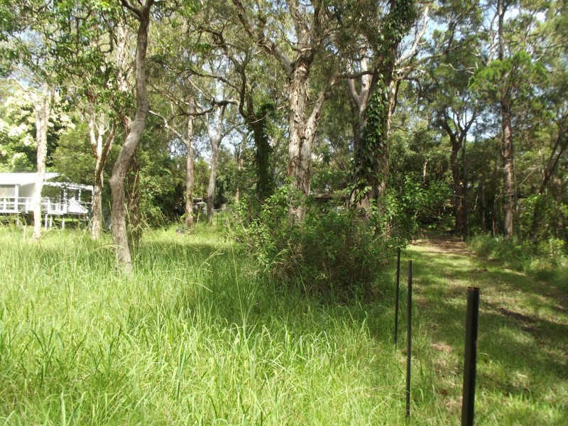 13 Kardinia Street, Macleay Island QLD 4184