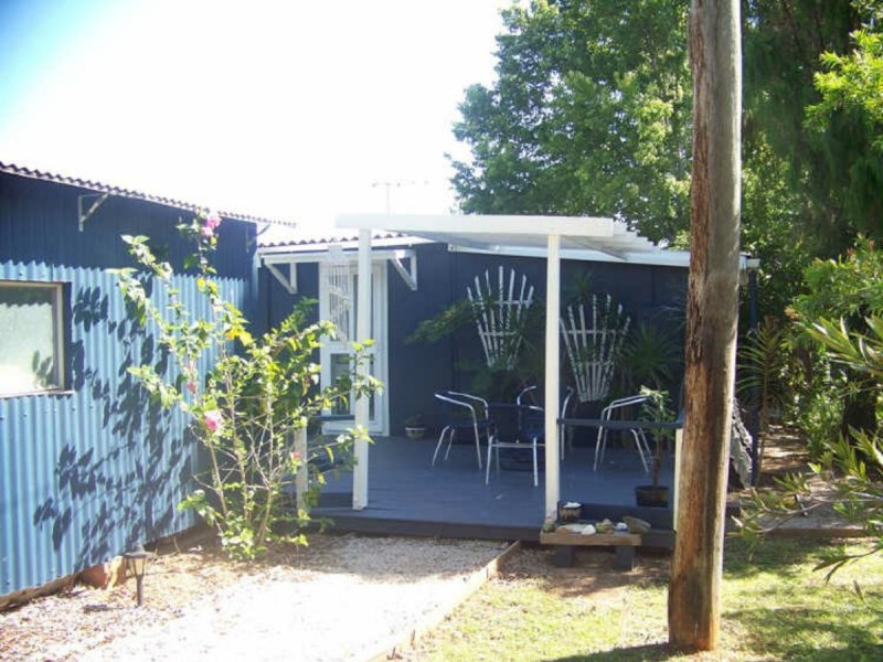 9 LEONIE cres, Lamb Island QLD 4184