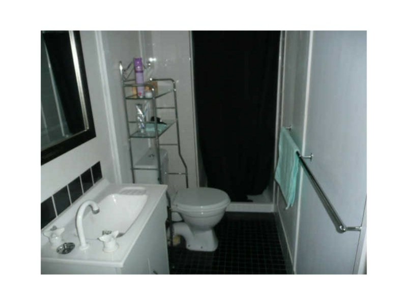 9 LEONIE cres, Lamb Island QLD 4184