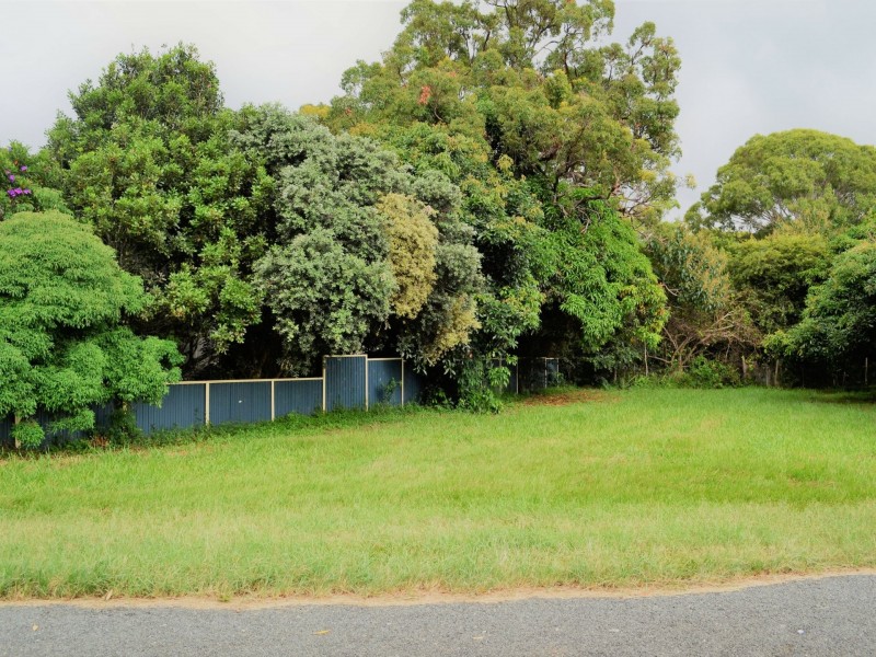 9 Alexander Street, Macleay Island QLD 4184