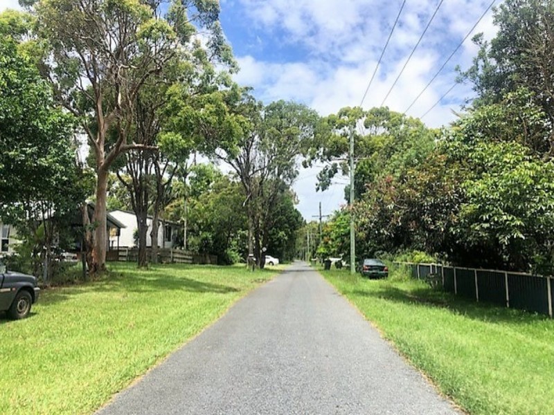 9 Alexander Street, Macleay Island QLD 4184