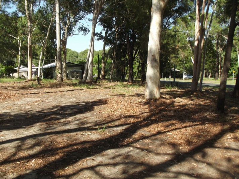 2 Baracoota St, Macleay Island QLD 4184