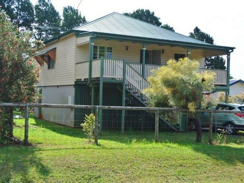 33 Lonicera Street, Macleay Island QLD 4184