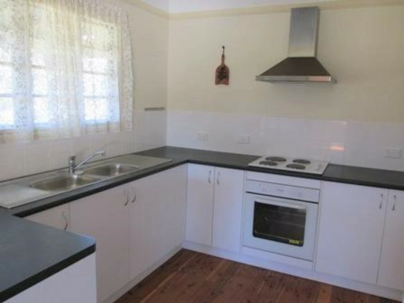 33 Lonicera Street, Macleay Island QLD 4184