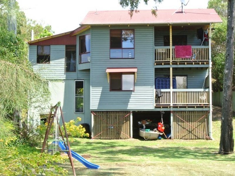 35 Jan Street, Macleay Island QLD 4184