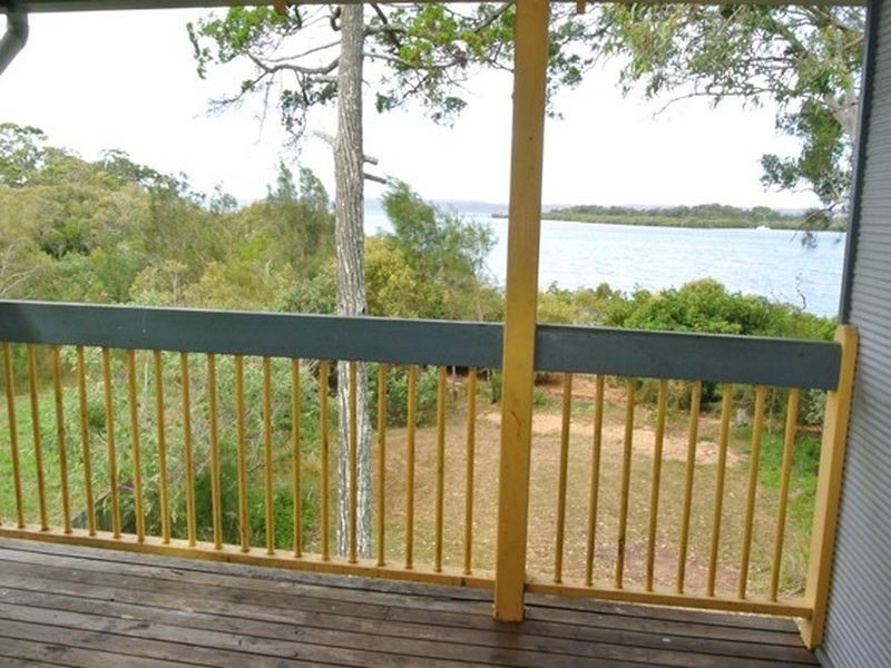 35 Jan Street, Macleay Island QLD 4184