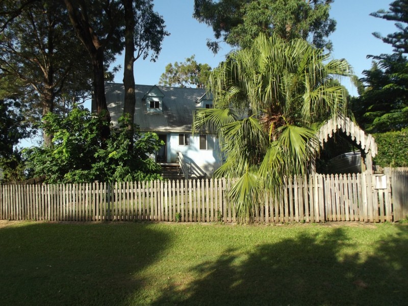 30 Blue Waters Crescent, Macleay Island QLD 4184