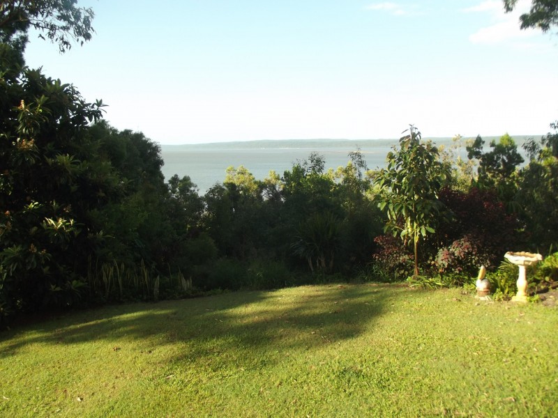 30 Blue Waters Crescent, Macleay Island QLD 4184