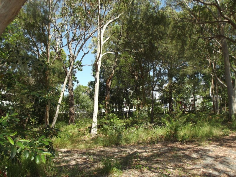 32 Morwong Street, Macleay Island QLD 4184