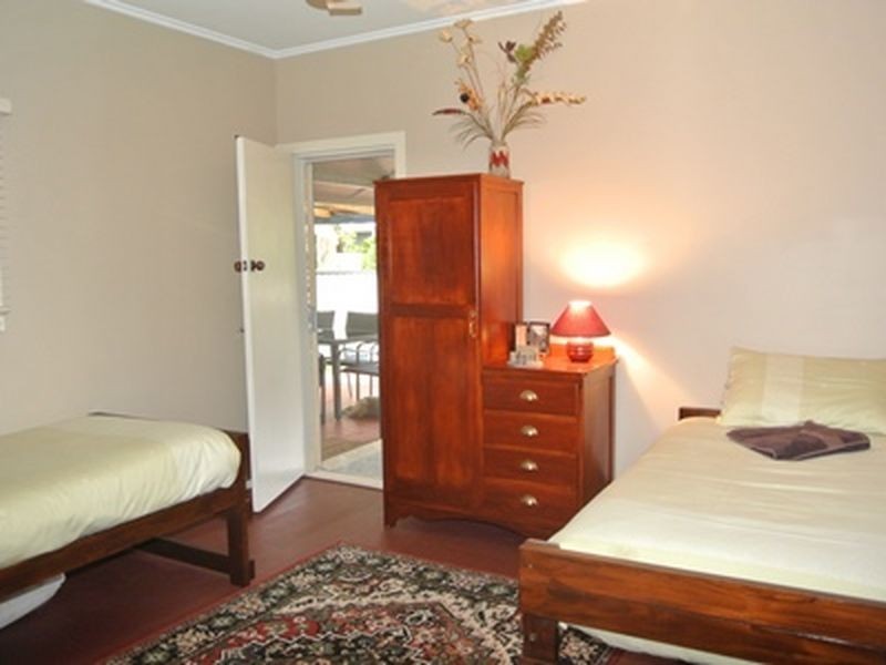 18 Coast Road, Macleay Island QLD 4184
