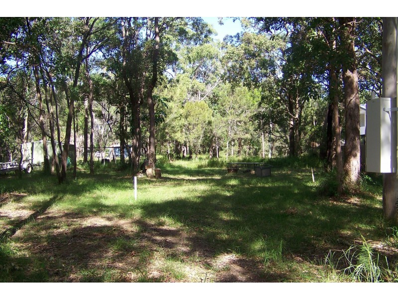 4-6 PINDARRI ST, Lamb Island QLD 4184