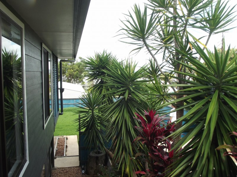 6 Ilya Street, Macleay Island QLD 4184