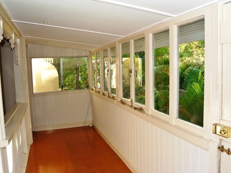 6 Blue Bay Crescent, Macleay Island QLD 4184