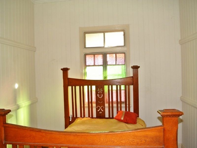 6 Blue Bay Crescent, Macleay Island QLD 4184