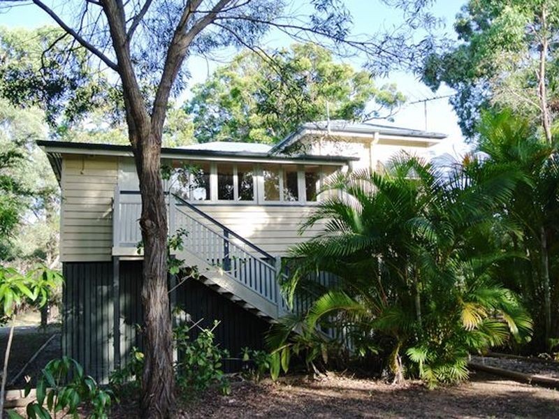 6 Blue Bay Crescent, Macleay Island QLD 4184