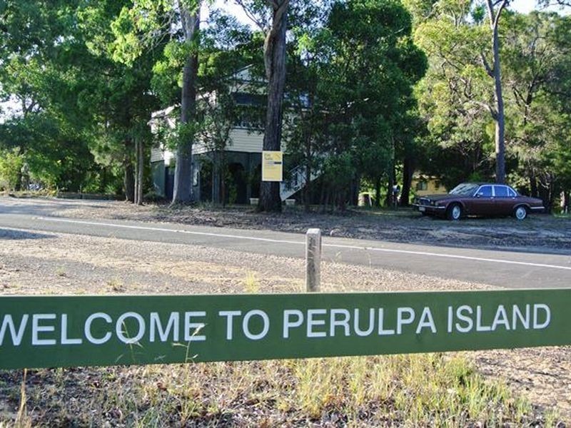 6 Blue Bay Crescent, Macleay Island QLD 4184