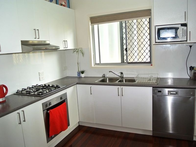 14 Kim Crescent, Macleay Island QLD 4184