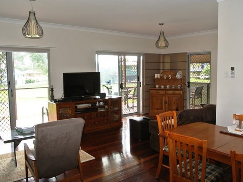 14 Kim Crescent, Macleay Island QLD 4184