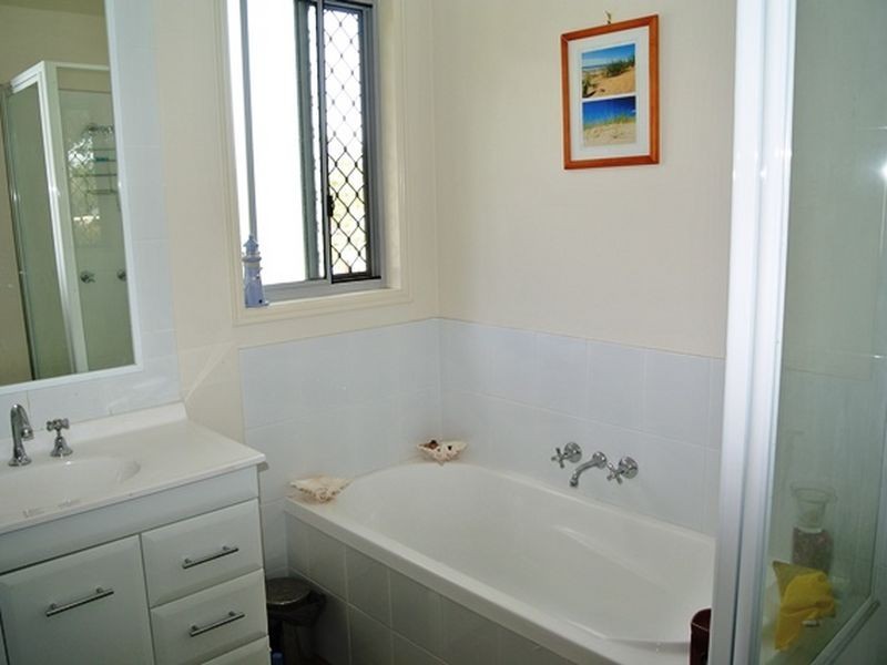 14 Kim Crescent, Macleay Island QLD 4184
