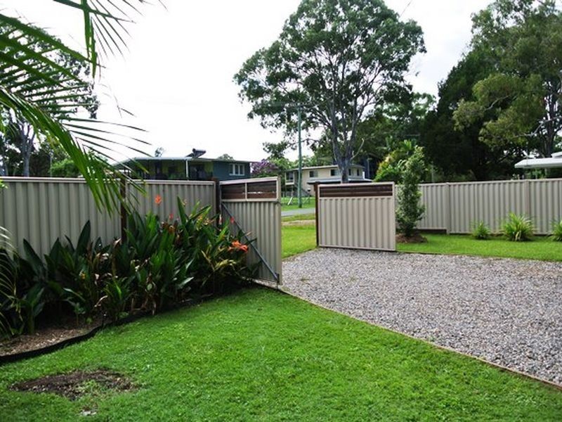14 Kim Crescent, Macleay Island QLD 4184