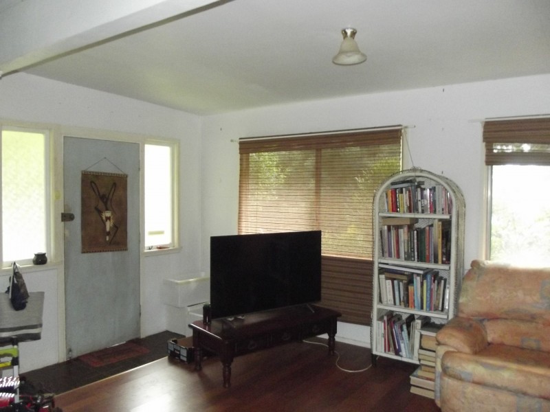 9 Scarborough Terrace, Macleay Island QLD 4184