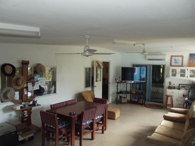 9 Scarborough Terrace, Macleay Island QLD 4184