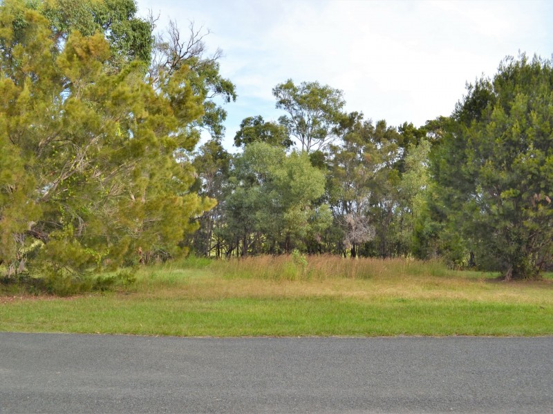 12 Calm Waters, Macleay Island QLD 4184