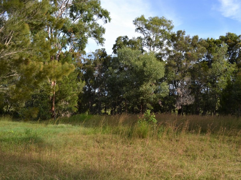 12 Calm Waters, Macleay Island QLD 4184