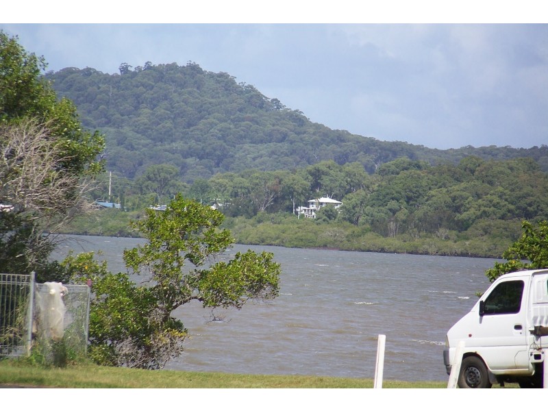 28 PAULA pde, Lamb Island QLD 4184