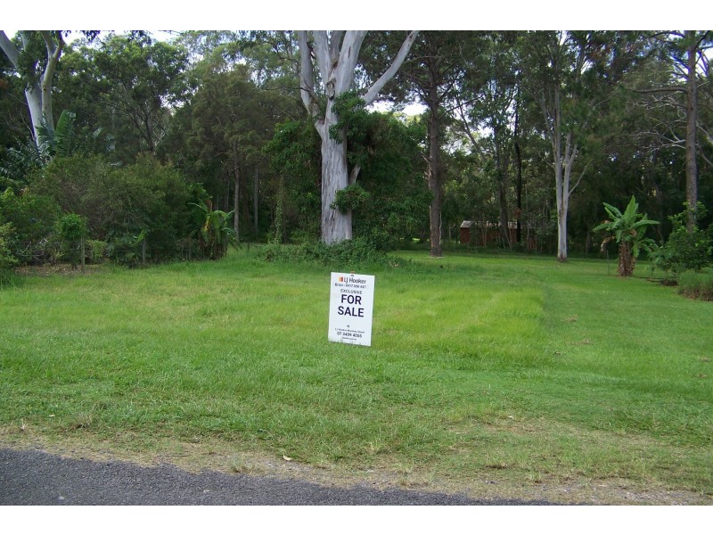 28 PAULA pde, Lamb Island QLD 4184