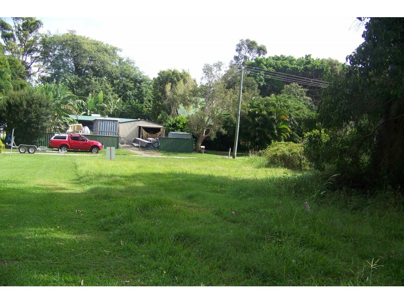 28 PAULA pde, Lamb Island QLD 4184