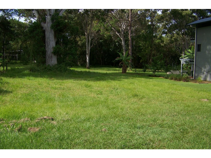 28 PAULA pde, Lamb Island QLD 4184