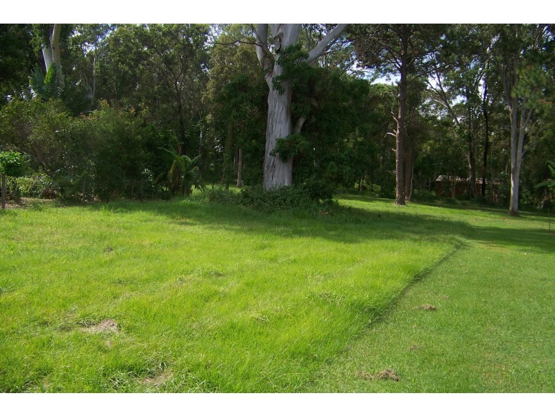 28 PAULA pde, Lamb Island QLD 4184